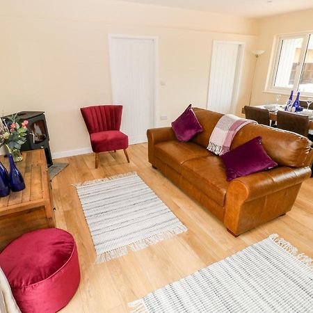 Ramsey Lodge Bier Wood Lodges Tenby Exterior foto