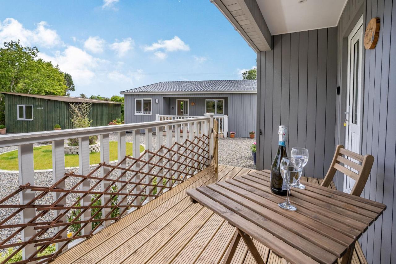 Ramsey Lodge Bier Wood Lodges Tenby Exterior foto